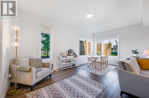 20 - 3635 Southbridge Avenue, London, ON - Indoor Photo Showing Living Room