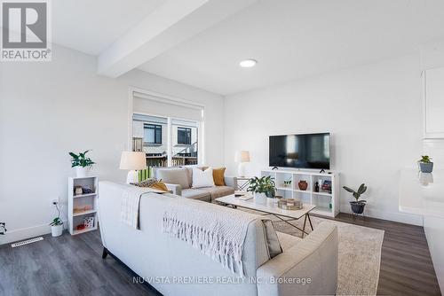 20 - 3635 Southbridge Avenue, London, ON - Indoor Photo Showing Living Room