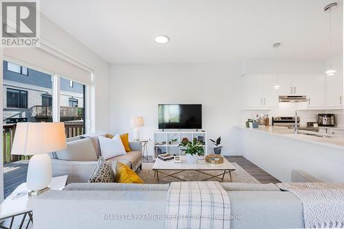 20 - 3635 Southbridge Avenue, London, ON - Indoor Photo Showing Living Room