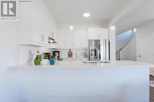 20 - 3635 Southbridge Avenue, London, ON - Indoor Photo Showing Kitchen