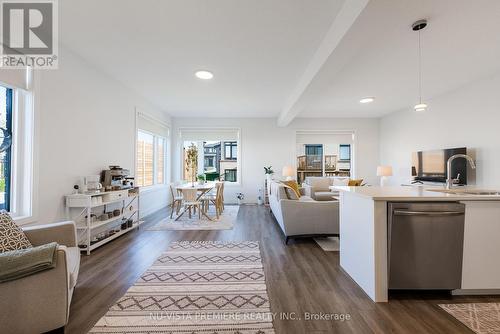 20 - 3635 Southbridge Avenue, London, ON - Indoor Photo Showing Living Room