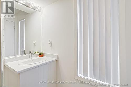 601 - 1525 Kingston Road, Pickering, ON - Indoor Photo Showing Bathroom