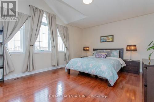 3967 Mcdowell Drive, Mississauga, ON - Indoor Photo Showing Bedroom