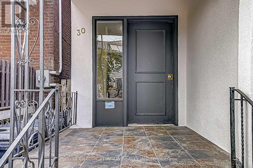 30 Lansdowne Avenue, Toronto, ON - Indoor Photo Showing Other Room