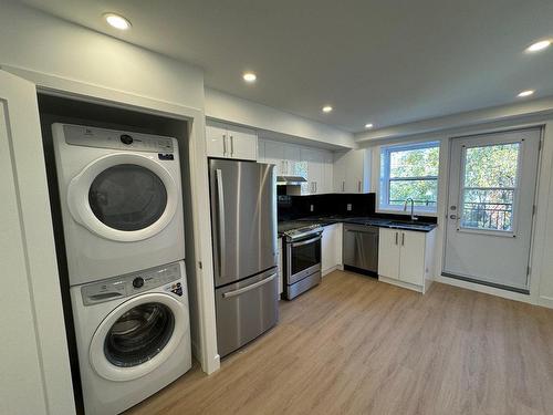 Overall view - 2625 Av. Gascon, Montréal (Ville-Marie), QC - Indoor Photo Showing Laundry Room