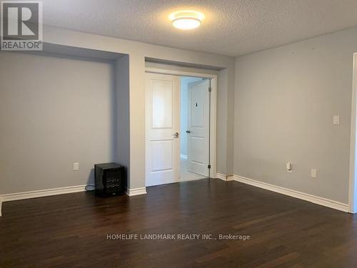 127 Buckle Crescent, Aurora, ON - Indoor Photo Showing Other Room