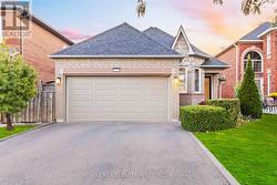 5756 WHITEHORN AVENUE  Mississauga, ON L5V 1W1