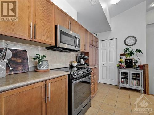 107 Artesa Private Unit#C, Ottawa, ON - Indoor Photo Showing Kitchen