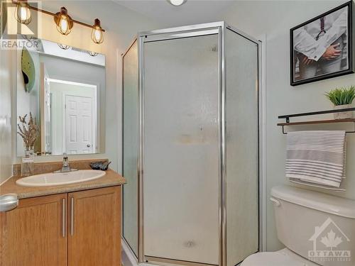 107 Artesa Private Unit#C, Ottawa, ON - Indoor Photo Showing Bathroom