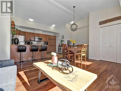 107 Artesa Private Unit#C, Ottawa, ON - Indoor Photo Showing Living Room