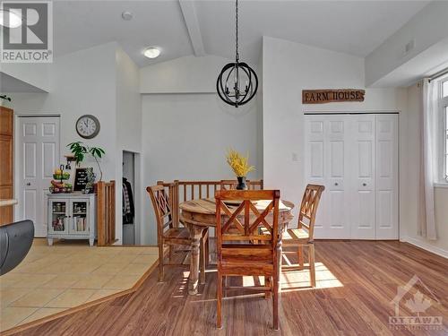 107 Artesa Private Unit#C, Ottawa, ON - Indoor Photo Showing Dining Room