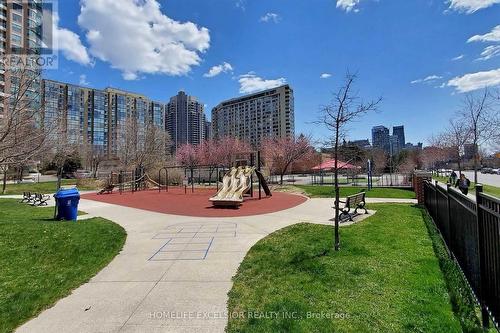 512 - 23 Lorraine Drive, Toronto, ON - Outdoor