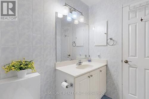 566 Sandhurst Circle, Toronto, ON - Indoor Photo Showing Bathroom