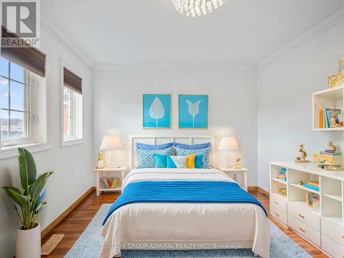 606 Heddle Crescent, Newmarket, ON - Indoor Photo Showing Bedroom