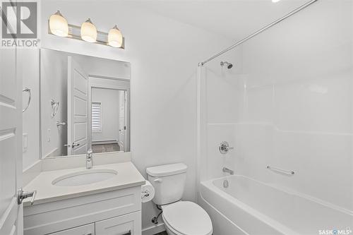 306 2641 Woodbridge Drive, Prince Albert, SK - Indoor Photo Showing Bathroom