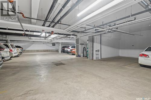 306 2641 Woodbridge Drive, Prince Albert, SK - Indoor Photo Showing Garage