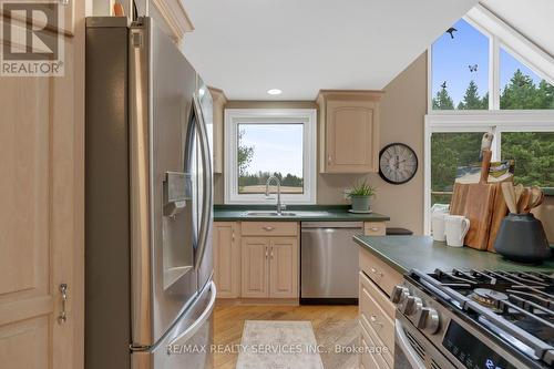 9009 Sideroad 27, Erin, ON - Indoor Photo Showing Kitchen