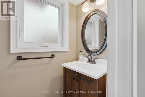 9009 Sideroad 27, Erin, ON - Indoor Photo Showing Bathroom