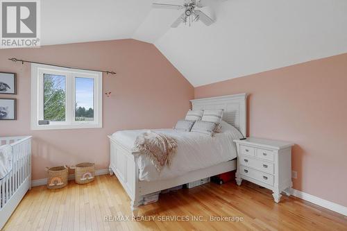 9009 Sideroad 27, Erin, ON - Indoor Photo Showing Bedroom