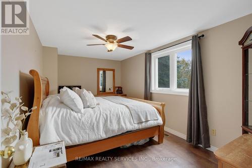 9009 Sideroad 27, Erin, ON - Indoor Photo Showing Bedroom