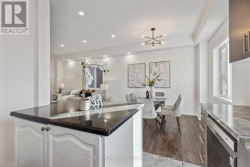 23 Bedford Estates Crescent, Barrie, ON - Indoor Photo Showing Kitchen