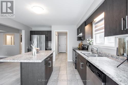 364 Julia Drive, Welland, ON - Indoor Photo Showing Kitchen With Double Sink With Upgraded Kitchen