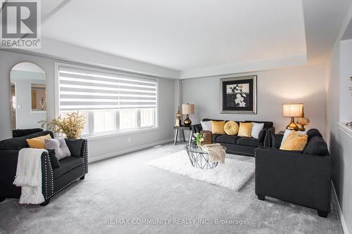 364 Julia Drive, Welland, ON - Indoor Photo Showing Living Room