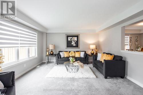 364 Julia Drive, Welland, ON - Indoor Photo Showing Living Room