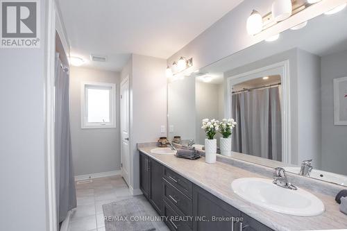 364 Julia Drive, Welland, ON - Indoor Photo Showing Bathroom