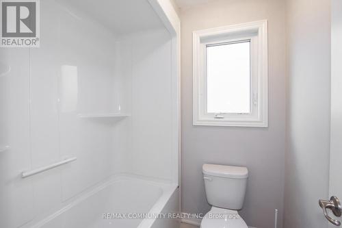 364 Julia Drive, Welland, ON - Indoor Photo Showing Bathroom