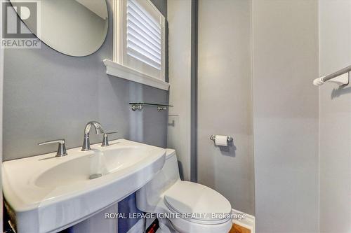 35 Hobden Place, Toronto, ON - Indoor Photo Showing Bathroom