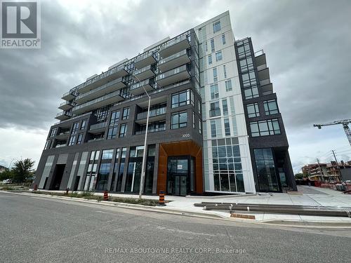 807 - 3005 Pine Glen Road, Oakville, ON - Outdoor With Facade