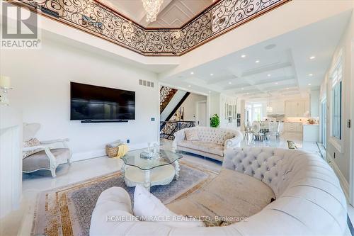 4 Grafton Crescent, Brampton, ON - Indoor Photo Showing Living Room