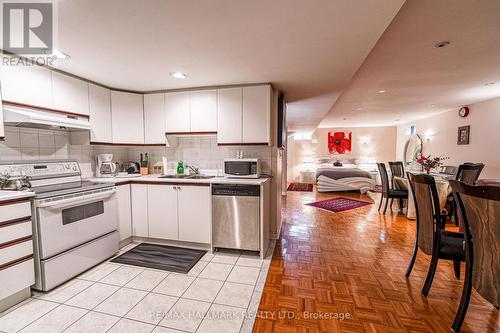 3 Marbrook Street, Richmond Hill, ON - Indoor Photo Showing Kitchen With Double Sink