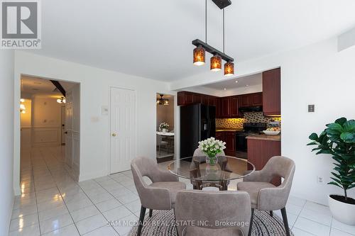 5392 Champlain Trail, Mississauga, ON - Indoor Photo Showing Dining Room