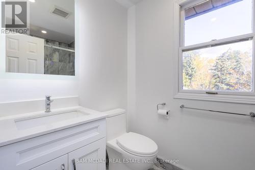 5392 Champlain Trail, Mississauga, ON - Indoor Photo Showing Bathroom