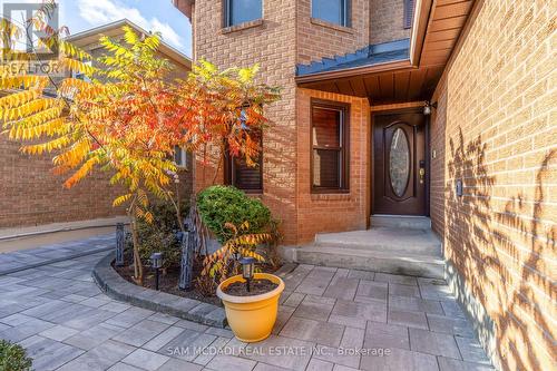 5392 Champlain Trail, Mississauga, ON - Outdoor With Exterior