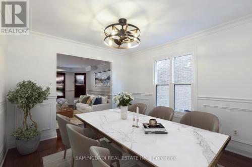 5392 Champlain Trail, Mississauga, ON - Indoor Photo Showing Dining Room