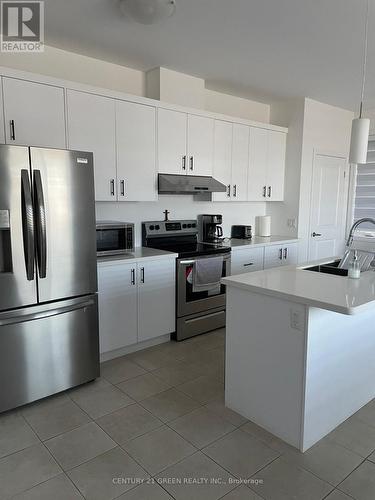 7884 Seabiscuite Drive, Niagara Falls, ON - Indoor Photo Showing Kitchen