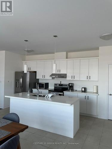 7884 Seabiscuite Drive, Niagara Falls, ON - Indoor Photo Showing Kitchen With Double Sink