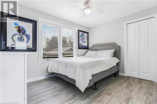 1958 Shore Lane, Wasaga Beach, ON - Indoor Photo Showing Bedroom