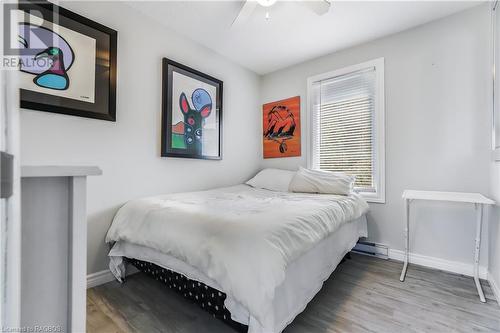 1958 Shore Lane, Wasaga Beach, ON - Indoor Photo Showing Bedroom