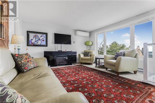 1958 Shore Lane, Wasaga Beach, ON - Indoor Photo Showing Living Room