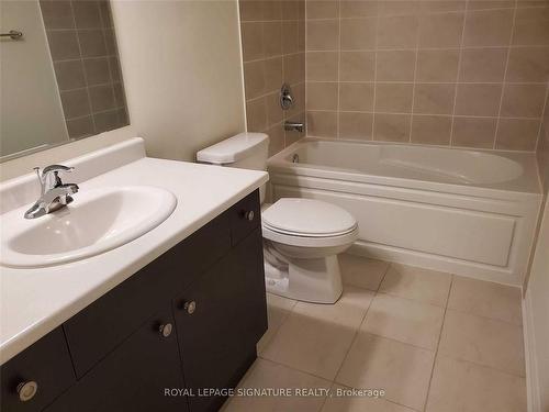 1-220 Lagerfeld Dr, Brampton, ON - Indoor Photo Showing Bathroom