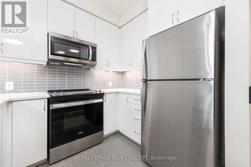 705 - 4955 Yonge Street, Toronto, ON - Indoor Photo Showing Kitchen