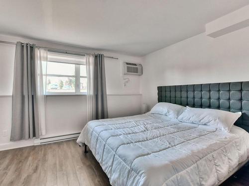 Chambre Ã Â coucher - 103-400 Rue Du Maçon, Saint-Jérôme, QC - Indoor Photo Showing Bedroom