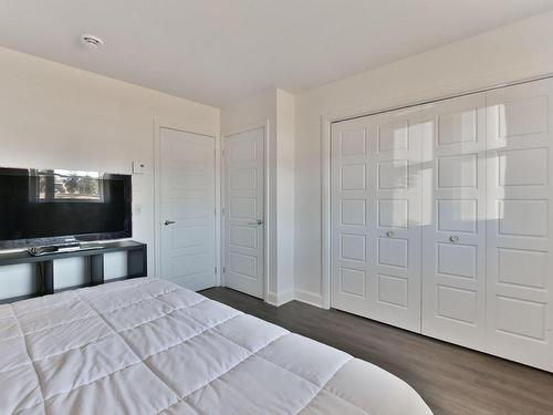 Chambre Ã Â coucher - 103-400 Rue Du Maçon, Saint-Jérôme, QC - Indoor Photo Showing Bedroom