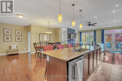 44 Starboard Circle, Wasaga Beach, ON - Indoor Photo Showing Kitchen With Double Sink