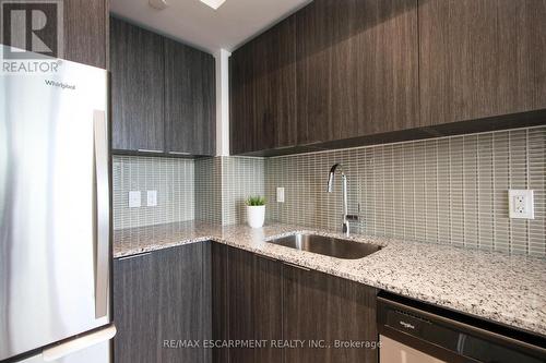 2306 - 20 Shore Breeze Drive, Toronto, ON - Indoor Photo Showing Kitchen With Upgraded Kitchen