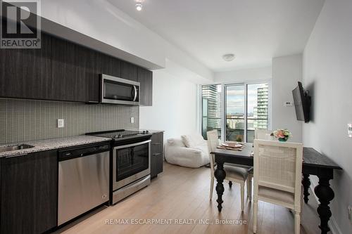 2306 - 20 Shore Breeze Drive, Toronto, ON - Indoor Photo Showing Kitchen With Upgraded Kitchen